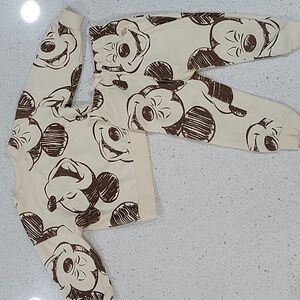 H&M 2 Piece Disney Printed Mickey Mouse Oversized Sweatsuit Size 3/4T